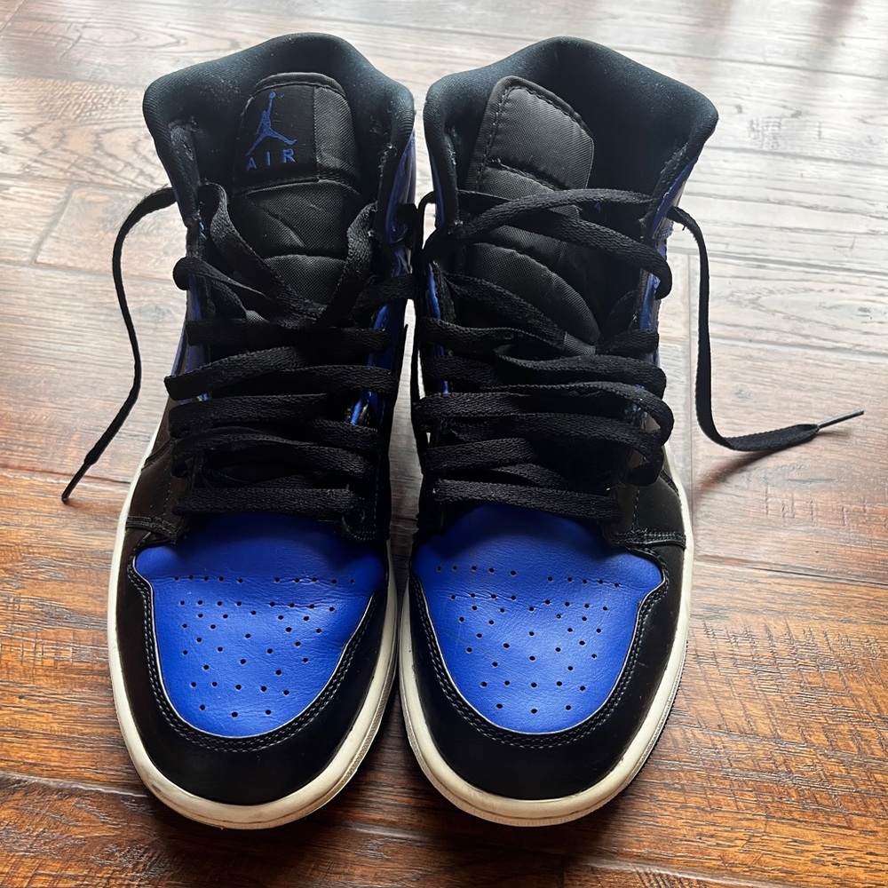 Air Jordan 1 Mid ‘Hyper Royal’